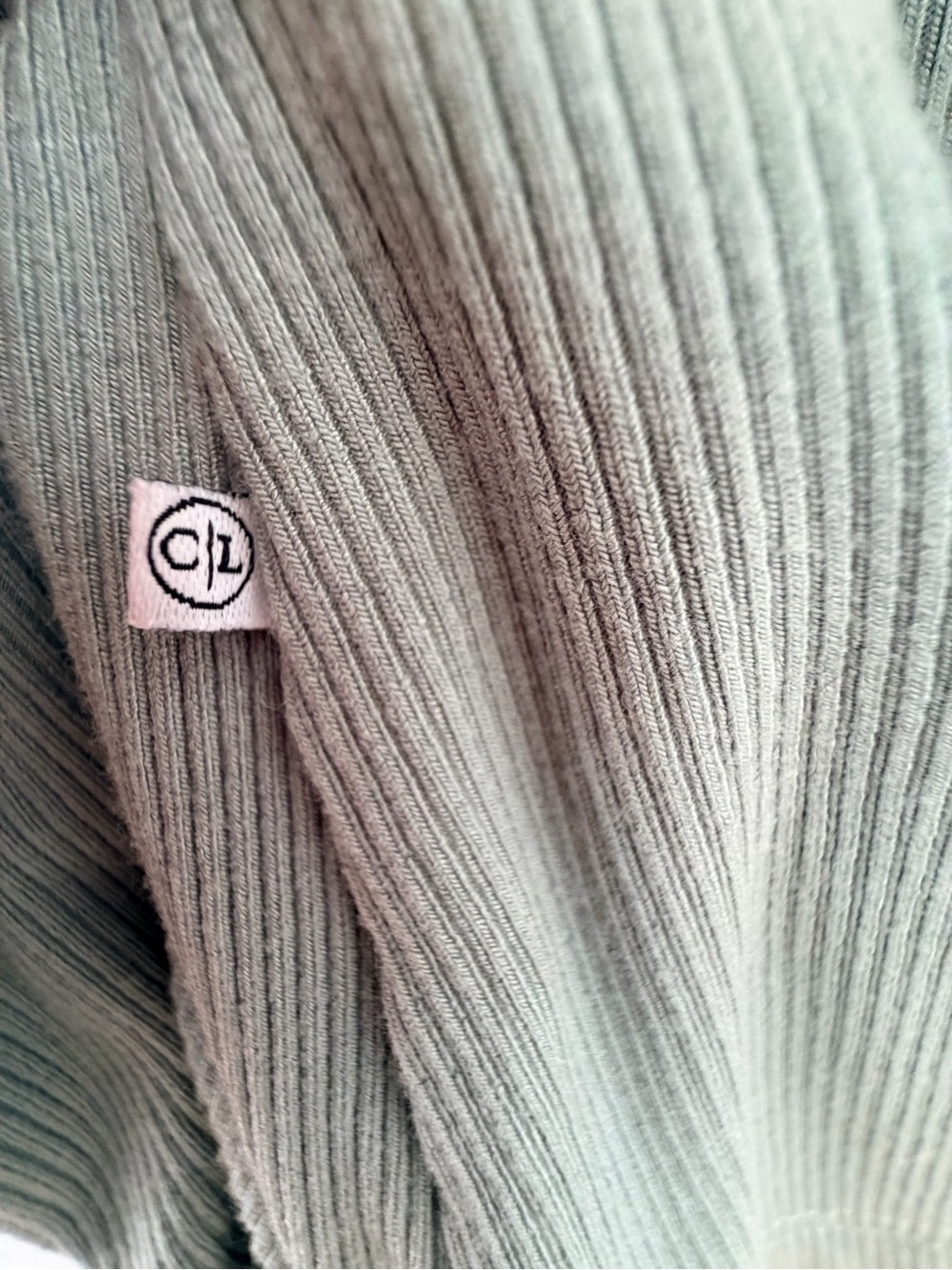 Caden Lane Bamboo Waffle Knit Wrap in Sage Green Pregnancy Postpartum Robe - Picture 4 of 4